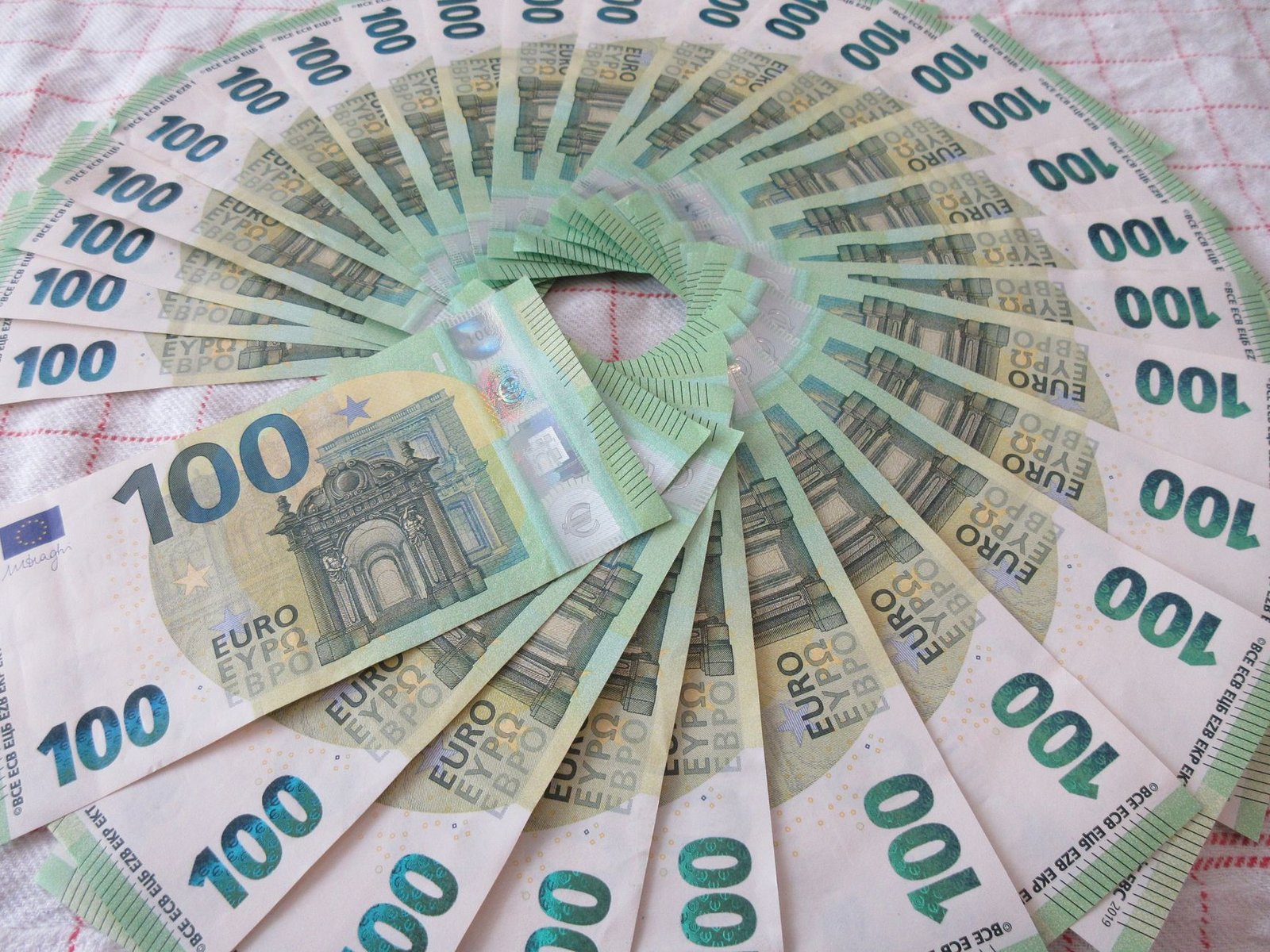 100 Tage Sparchallenge: in gut 3 Monaten zum Sparziel — Hero-Aufnahme
